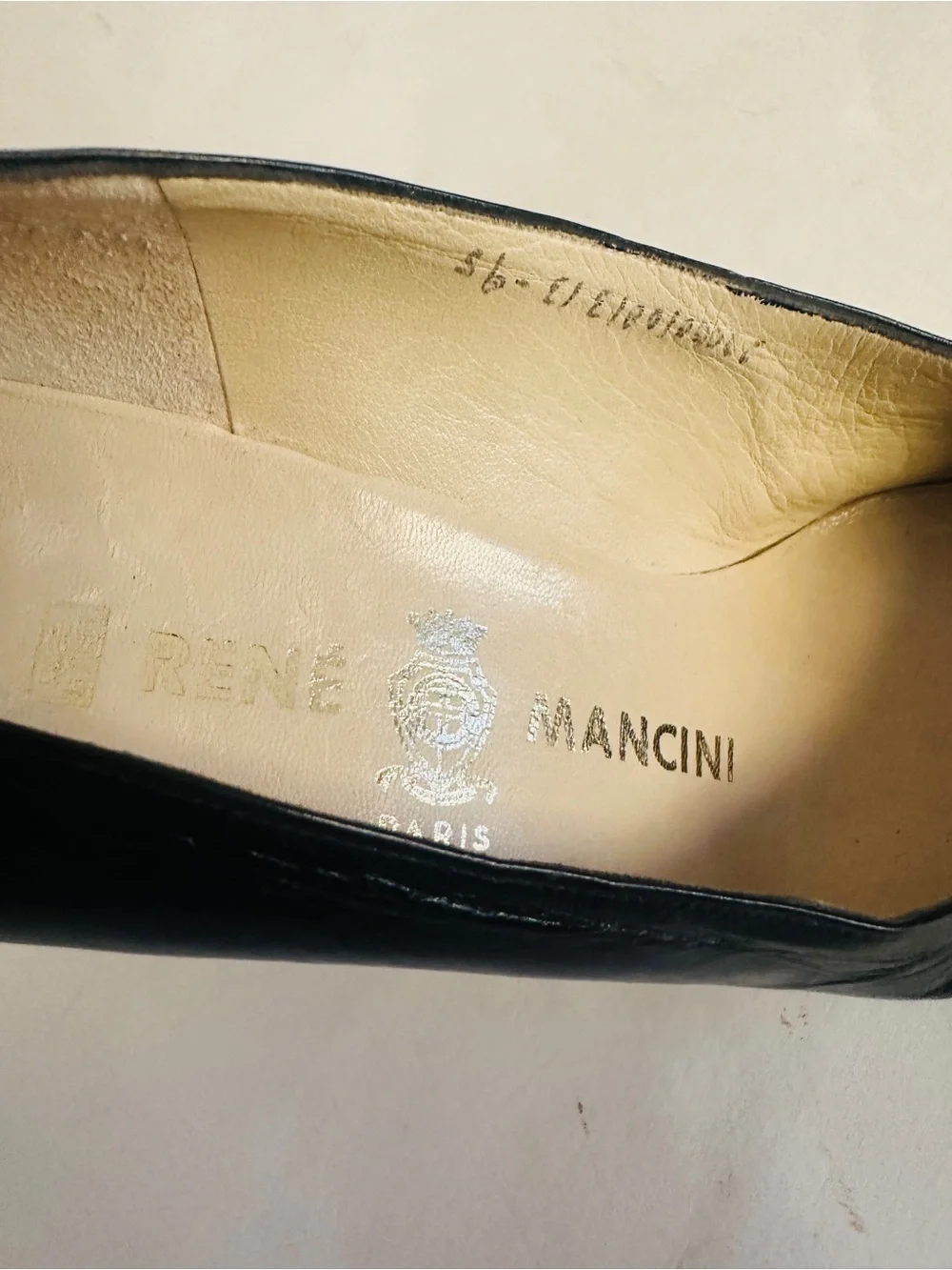 Rene Mancini Paris Black Leather Heels Slip On Pointed Toe  Size 37 EU 6.5 US